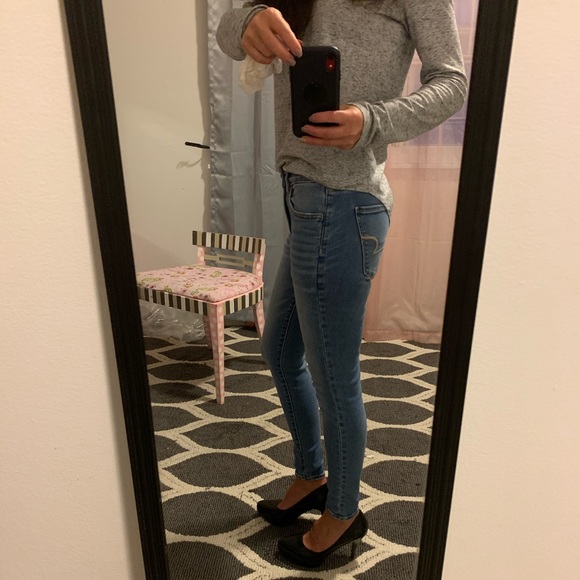 AE American Eagle hi rise jegging Jean 2 short - Picture 1 of 7